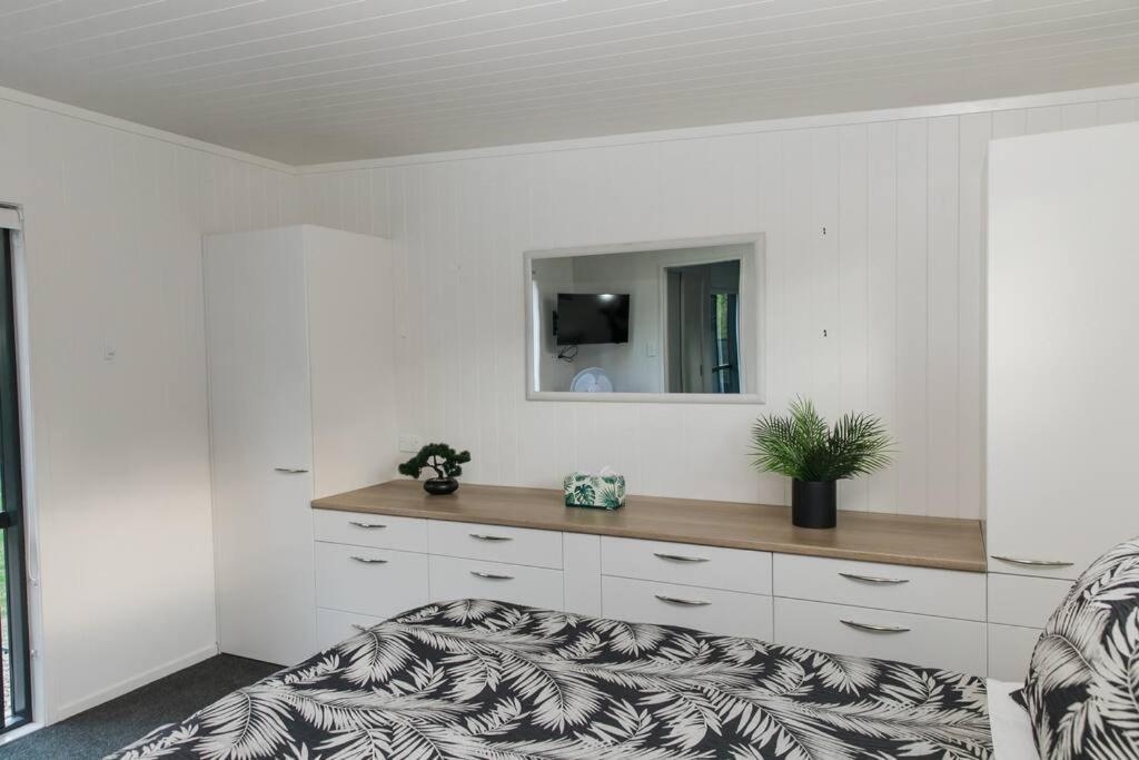 Bombay Hills Modern Retreat Lejlighed Auckland Eksteriør billede